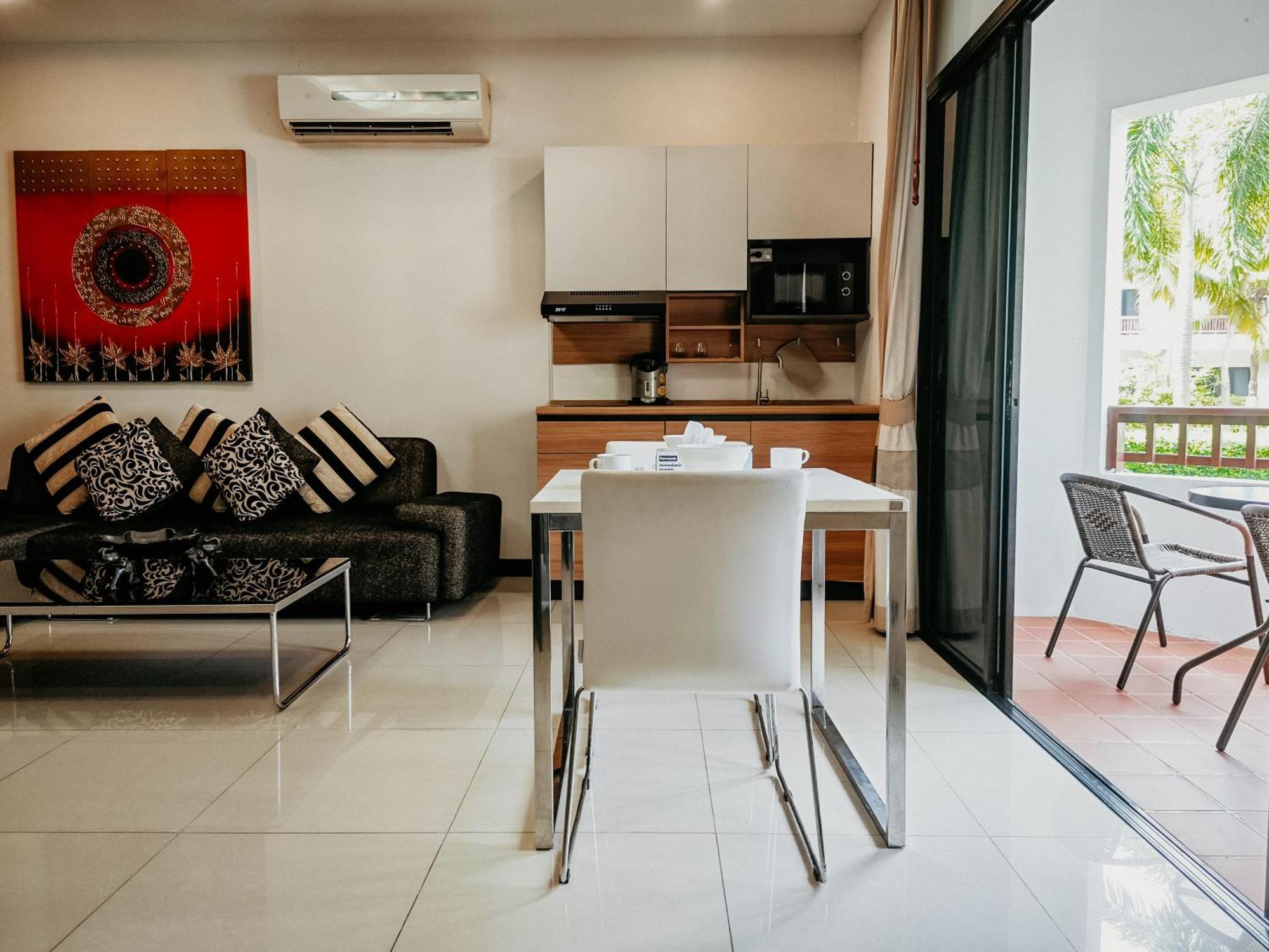 Rawai Grand House -Sha Plus Luaran gambar